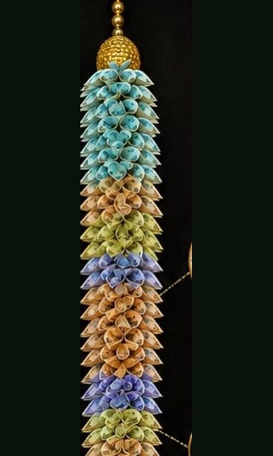 Multicolour currency-note garland